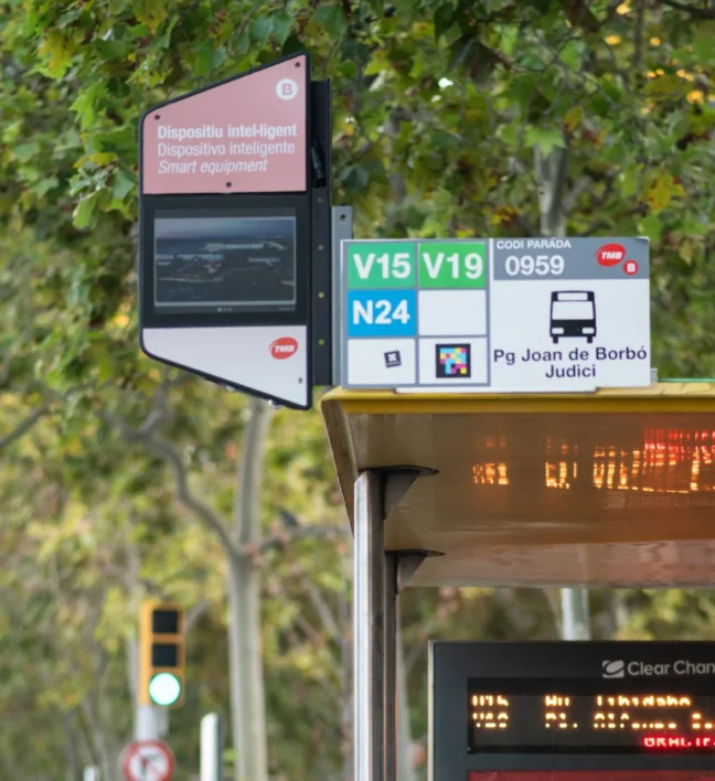 digital bus stop signage